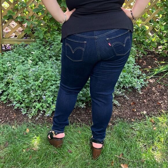 Levi’s Blue Jeggings | Size 16W | Stretchy Tapered Fit with Tummy Support - Picture 2 of 6